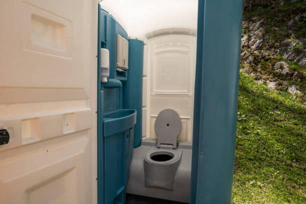 Best Porta potty delivery and setup  in Barnesville, MN